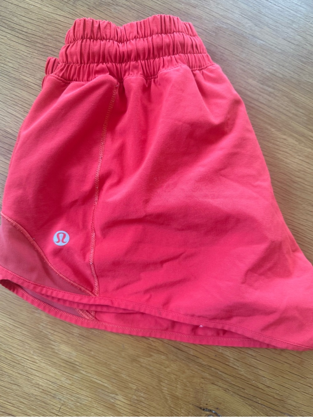Lululemon Hotty Hot 2.5” Red shorts size 4